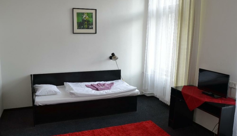 HOTEL POŠTA Benešov - Dvoulůžkový pokoj twin