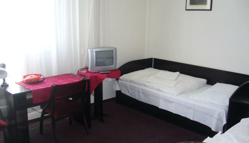 HOTEL POŠTA Benešov - Dvoulůžkový pokoj twin