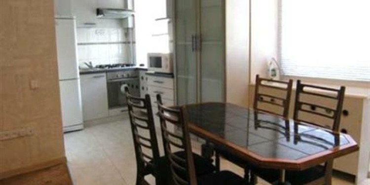 2-spálňový Apartmán v Kyjev s kuchyňou pre 4 osoby