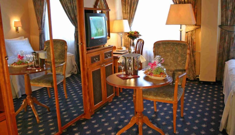 Hotel Kampa Stará zbrojnice – Sivek Hotels Praha
