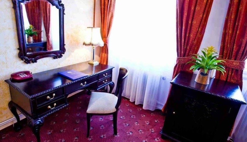 Hotel Kampa Stará zbrojnice – Sivek Hotels Praha