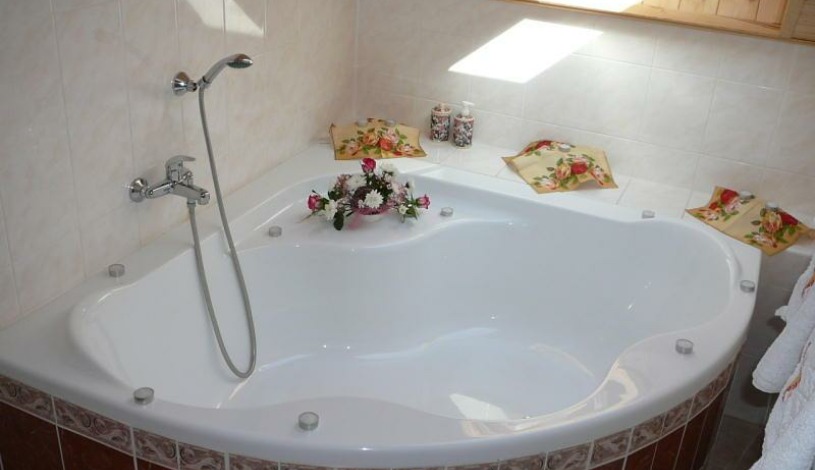 Penzion u Rechů Blansko - 4 - Dvoulůžkový s balkónem a velkou vanou, 3 - Dvoulůžkový s balkonem a velkou vanou