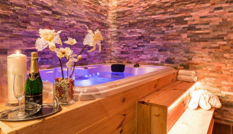 Penzion u Rechů Blansko - WELLNESS Apartmá s vířivkou a finskou saunou