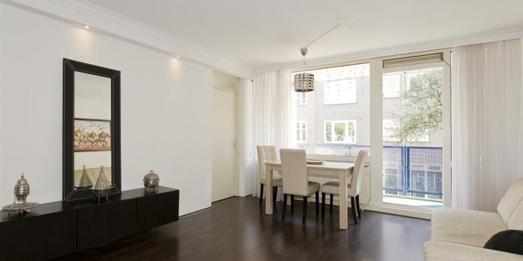 3-bedroom Apartment Amsterdam Indische Buurt with kitchen for 6 persons