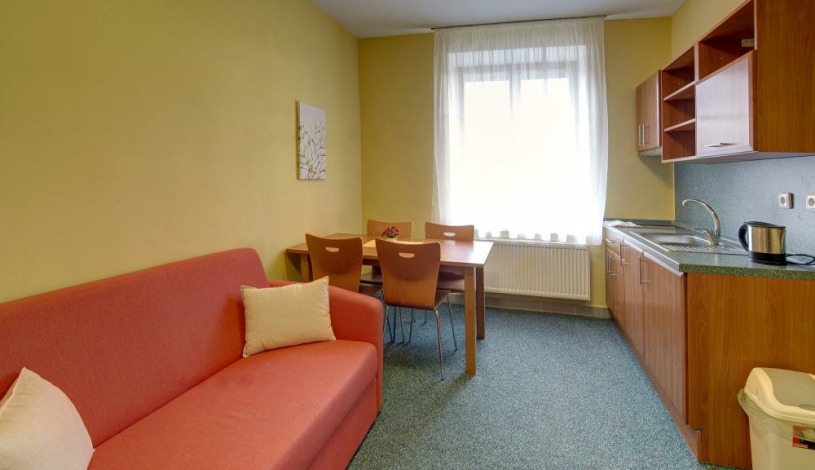 Relax Hotel Štork Lednice - Apartmá dvoulůžkové (2 lůžka + 2 přistýlky) 