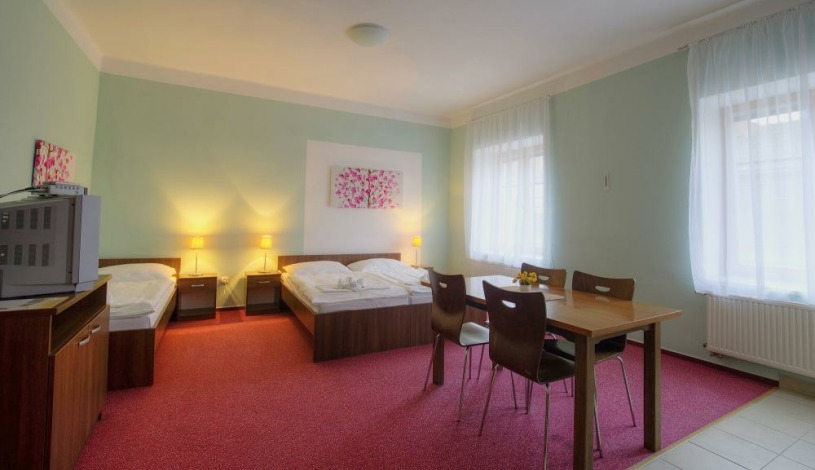 Relax Hotel Štork Lednice - Studio třílůžkové - bezbariérové