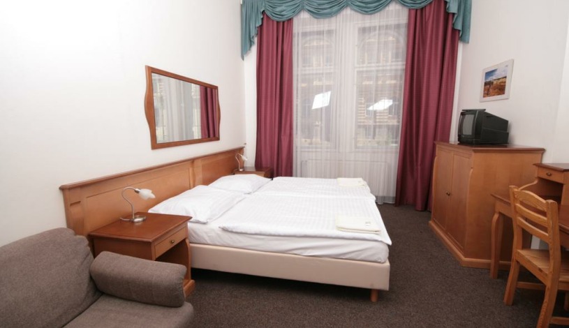 BŘEZINA PENSION Praha