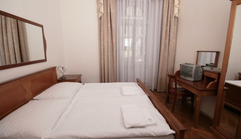 BŘEZINA PENSION Praha