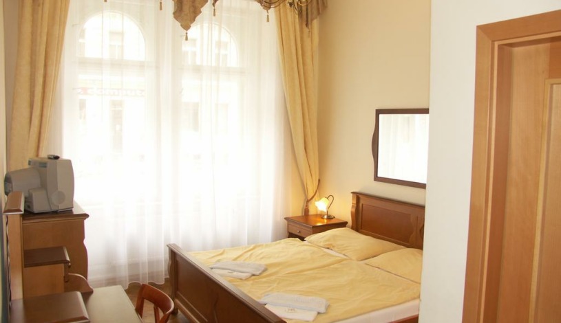BŘEZINA PENSION Praha