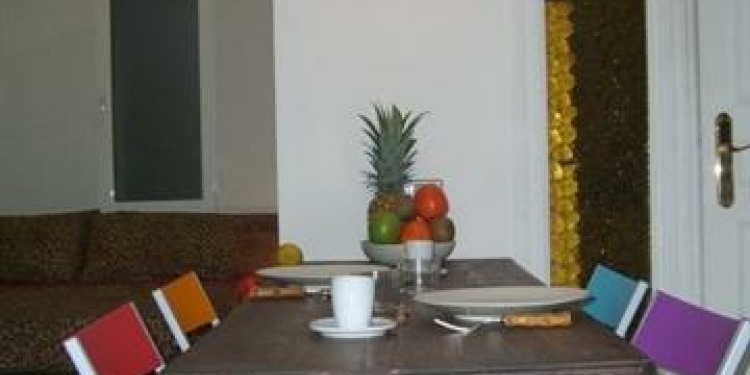 Studio Valencia El Mercat with kitchen for 4 persons