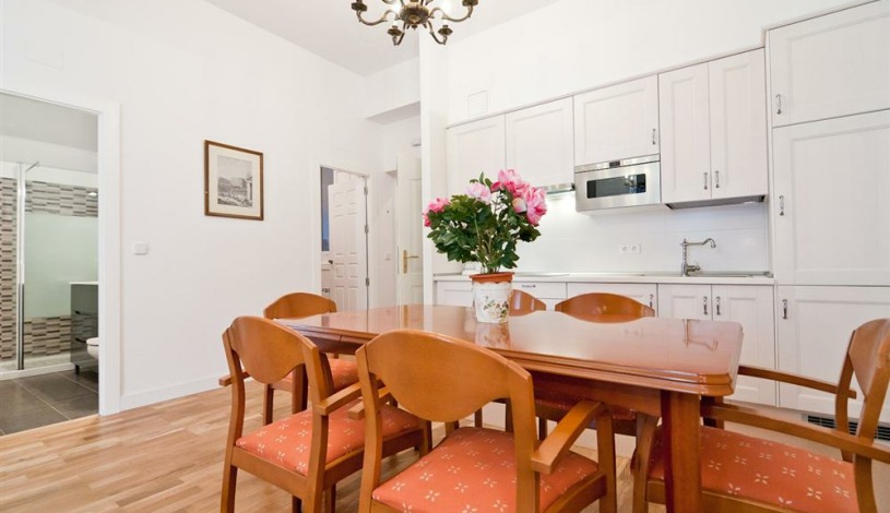 Apartment Calle de la Colegiata 1 Madrid - Apt 41235