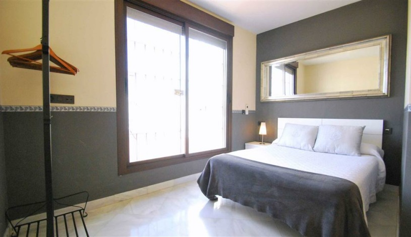 Apartment Calle Lumbreras Sevilla - Apt 28172