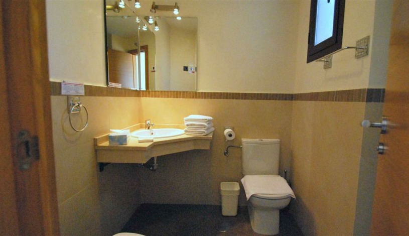 Apartment Calle Lumbreras Sevilla - Apt 28172