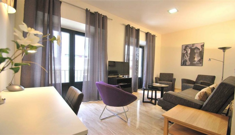Apartment Calle Santas Patronas Sevilla - Apt 28168