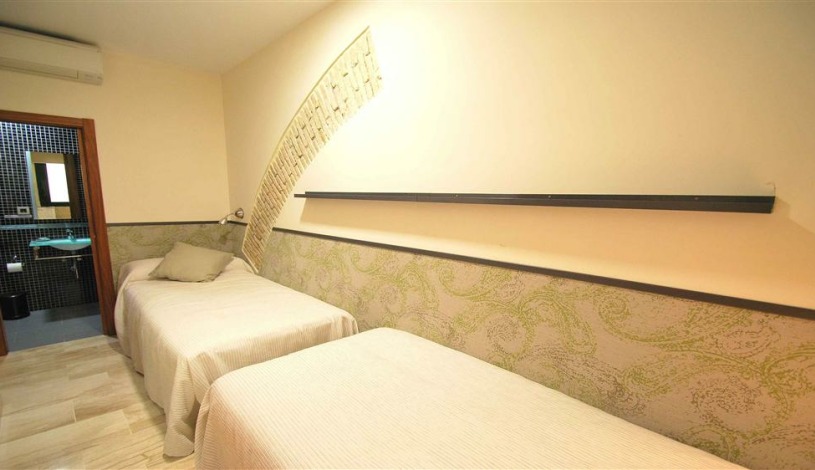 Apartment Calle Santas Patronas Sevilla - Apt 28163