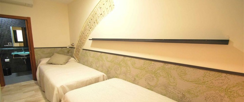 Apartment Calle Santas Patronas Sevilla - Apt 28163