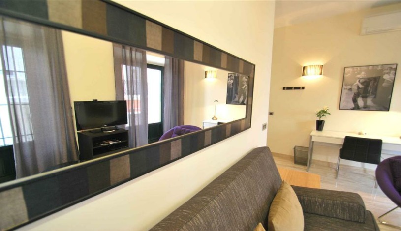 Apartment Calle Santas Patronas Sevilla - Apt 28168