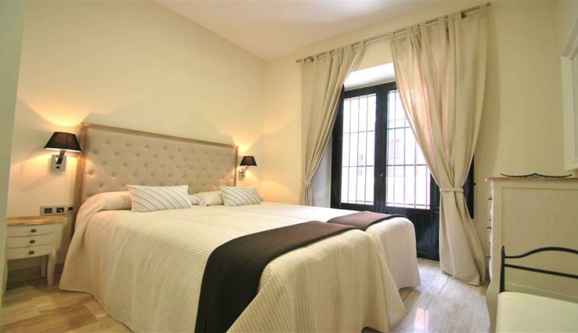 Apartment Calle Santas Patronas Sevilla - Apt 28168