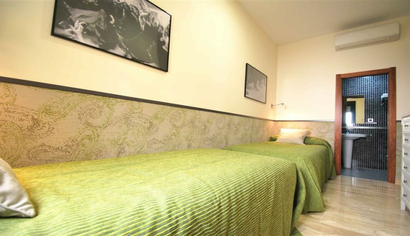 Apartment Calle Santas Patronas Sevilla - Apt 28168