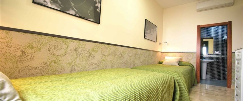 Apartment Calle Santas Patronas Sevilla - Apt 28168