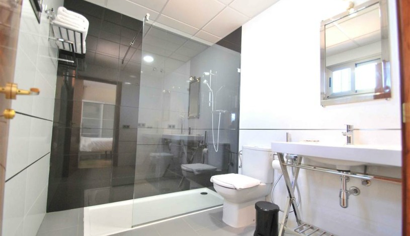 Apartment Calle Santas Patronas Sevilla - Apt 28168