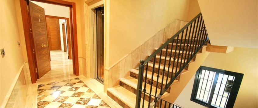 Apartment Calle Santas Patronas Sevilla - Apt 28168