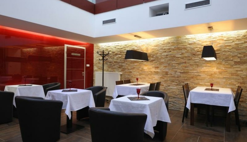 Caramell hotel&cafe Louny