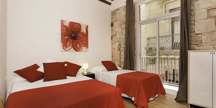 5-bedroom Barcelona Old Town with kitchen for 12 persons