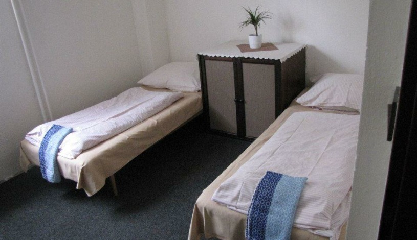 Chata Dukla Čeladná - Dvoulůžkový pokoj, Pětilůžkový pokoj