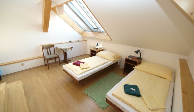 Church Pension Prag - Husuv Dum Praha - Einbettzimmer (Kategorie 1), Zweibettzimmer (Kategorie 1), Dreibettzimmer (Kategorie 1)