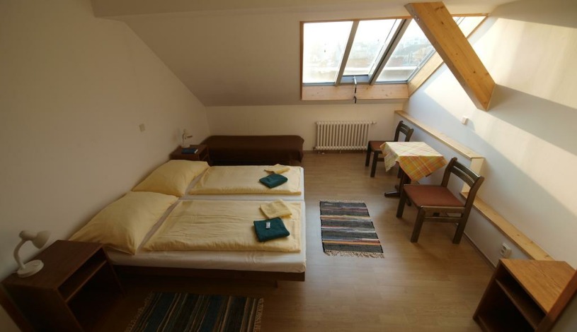Church Pension Prag - Husuv Dum Praha - Dreibettzimmer (Kategorie 1), 2-Schlafzimmer Appartement (4 Personen)