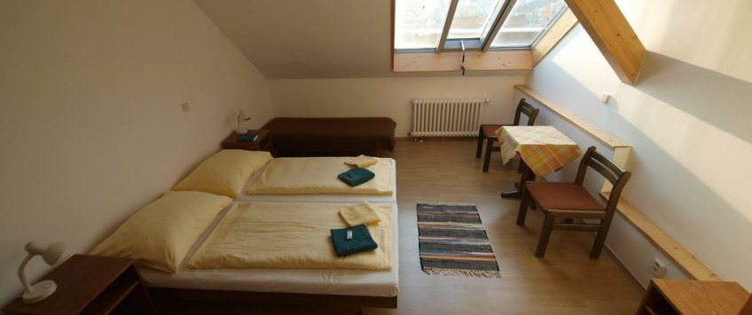 Church Pension Prag - Husuv Dum Praha - Dreibettzimmer (Kategorie 1), 2-Schlafzimmer Appartement (4 Personen)