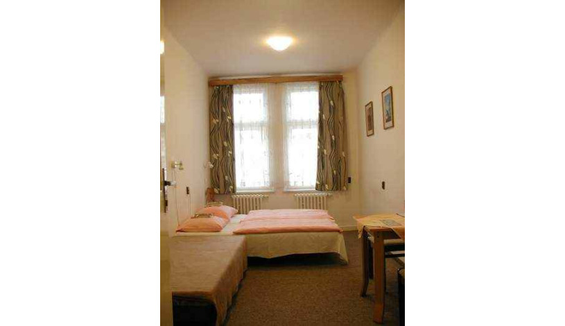 Church Pension Prag - Husuv Dum Praha - Einbettzimmer (Kategorie 2), Einbettzimmer (Kategorie 3), Zweibettzimmer (Kategorie 2), Zweibettzimmer (Kategorie 3), Dreibettzimmer (Kategorie 3)
