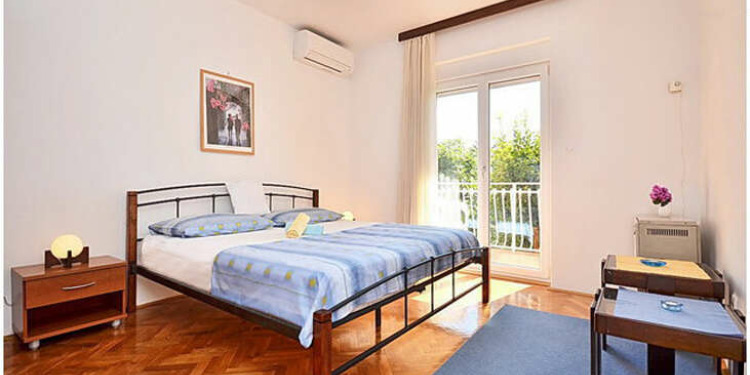 2-spálňový Apartmán v Split s kuchyňou pre 5 osôb