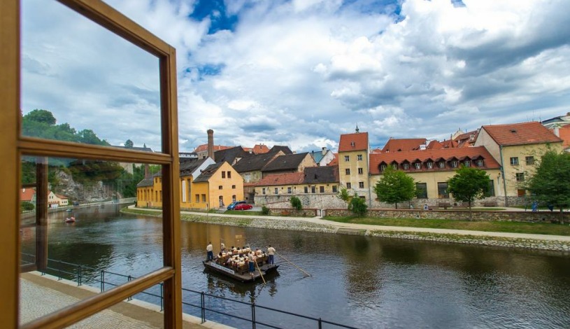 PENZION KAPR Český Krumlov - JONÁŠ - ČTYŘLŮŽKOVÝ POKOJ STANDART S VÝHLEDEM NA ŘEKU 