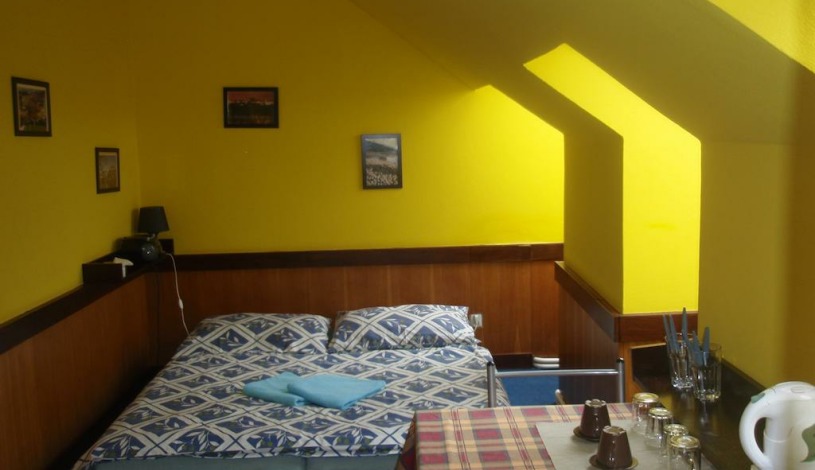 Hostel Cortina Praha - Double room with External Private Bathroom