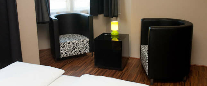 Hostel Czech Inn Praha - Pokoj pro 1 osobu s vlastním soc.zař., Dvoulůžkový pokoj s vlastní koupelnou, Pokoj pro 3 osoby s vlastním soc.zař.