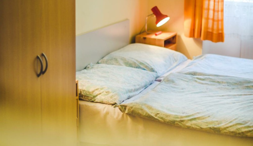 HOSTEL DAKURA Praha - Dvoulůžkový pokoj se společnou koupelnou