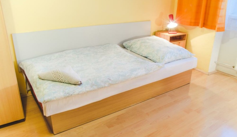 HOSTEL DAKURA Praha - Pokoj pro 1 osobu se společným soc. zař.