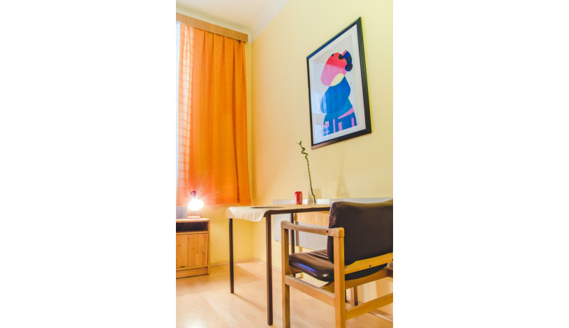 HOSTEL DAKURA Praha - Pokoj pro 1 osobu se společným soc. zař.