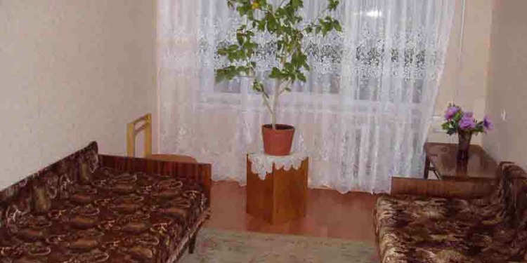 3-bedroom Kiev Dniprovs'kyi district with kitchen for 4 persons