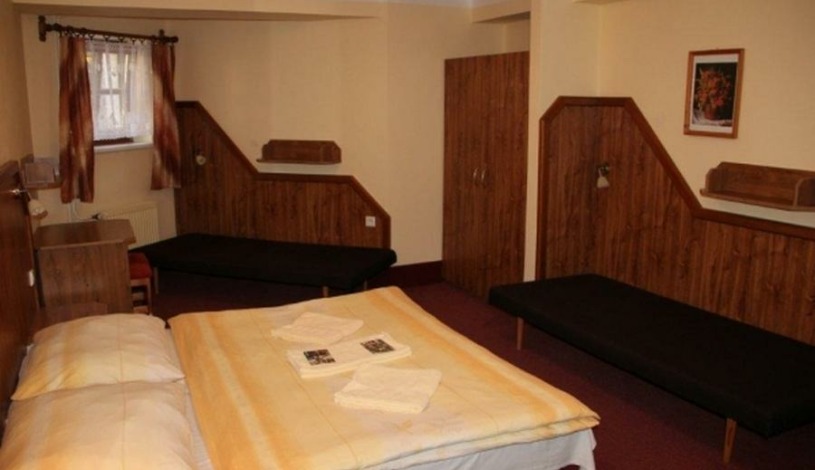 David wellness hotel Harrachov - Pětilůžkový pokoj 5/0 se společným SZ, Třílůžkový pokoj 3/1 se společným SZ