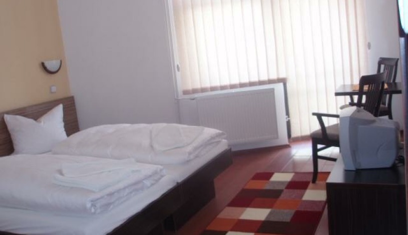 Hotel Faust Děčín - Dvoulůžkový  (jednolůžkový) 