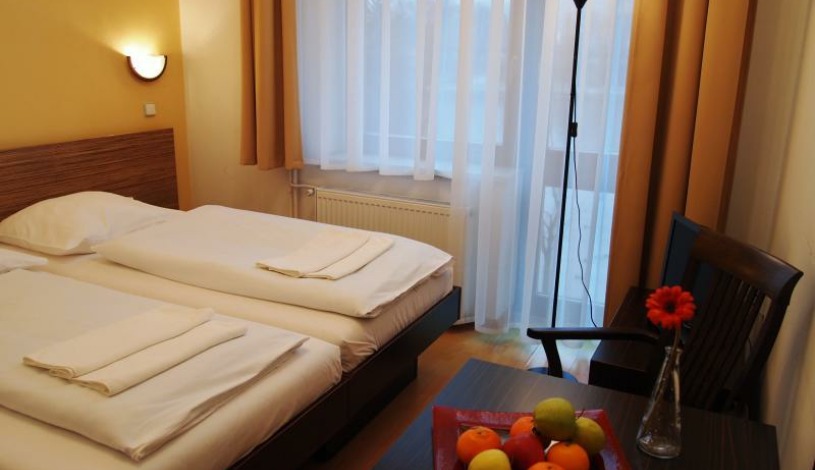 Hotel Faust Děčín - Dvoulůžkový pokoj*, Dvoulůžkový  (jednolůžkový)podkrovní, Dvoulůžkový  (jednolůžkový)*, Apartmant - dvoulůžkový s přistýlkou***