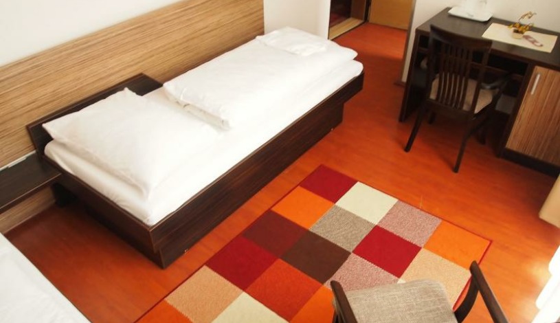 Hotel Faust Děčín - Jednolůžkový- podkrovní , Dvoulůžkový - (jednolůžkový) st
