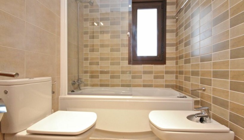 Apartment Deportes José Luis Sáez Granada - Apt 28928