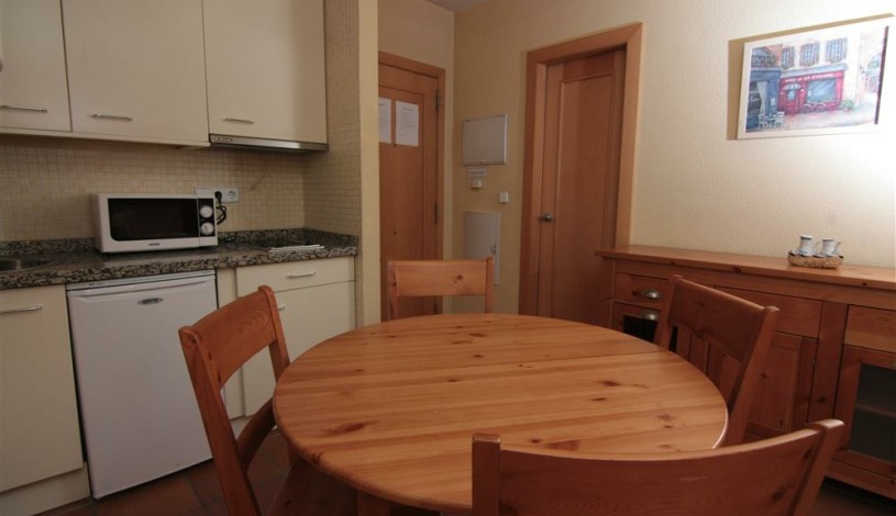 Apartment Deportes José Luis Sáez Granada - Apt 28922