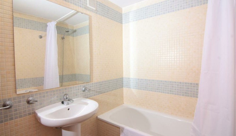 Apartment Deportes José Luis Sáez Granada - Apt 28923