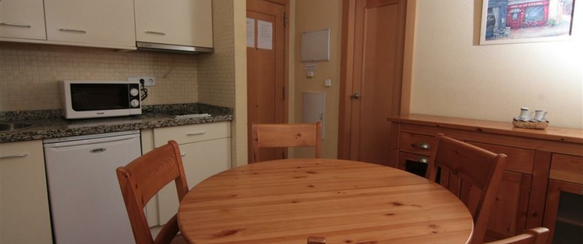 Apartment Deportes José Luis Sáez Granada - Apt 28923