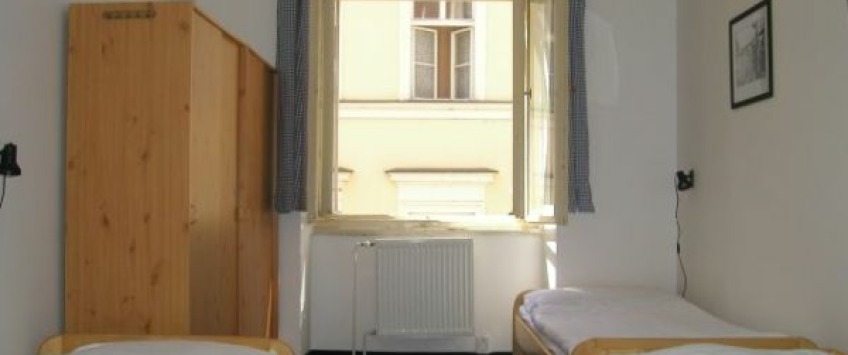 Pension and Hostel Dlouha Praha - Hostel - 3-bedded room, Triple room